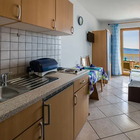 Tolle Mit Pool, Meerblick, 750 Meter * Crikvenica