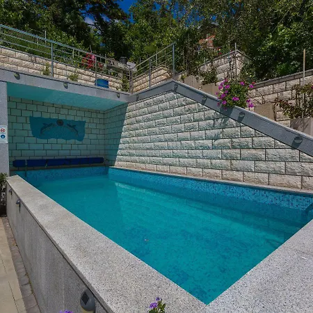 Tolle Mit Pool, Meerblick, 750 Meter