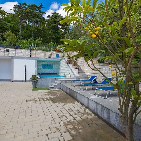 Tolle Mit Pool, Meerblick, 750 Meter Appartamento Crikvenica